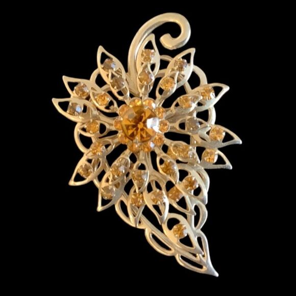 Gold Tone Brooch with Amber Gems  NWOT - Picture 1 of 2